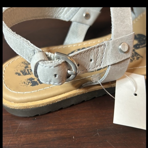 Sorel Ella Gray Criss Cross Ankle Strap Leather Sandals Size 8 NEW - Picture 6 of 8